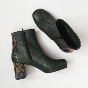 Ghete din piele naturala verde 37