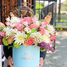 Seasonal Flowers FlorPassion Box | Best Online Florist Milan Monza Como