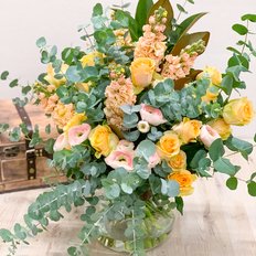 Sending Spring Flowers to Milan | Local Florist Same Day Delivery | Best Flowers Online